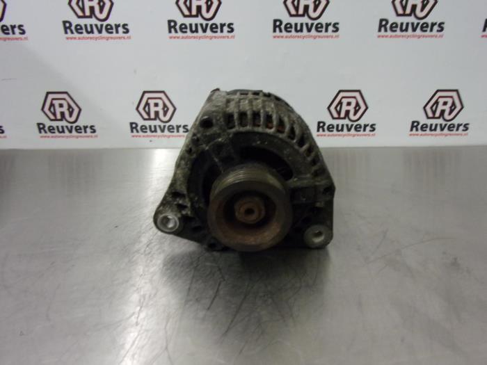 Gebruikte Dynamo Alfa Romeo 156 (932) 1.8 Twin Spark 16V Prijs € 40,00 Margeregeling aangeboden door Autorecycling Reuvers B.V.