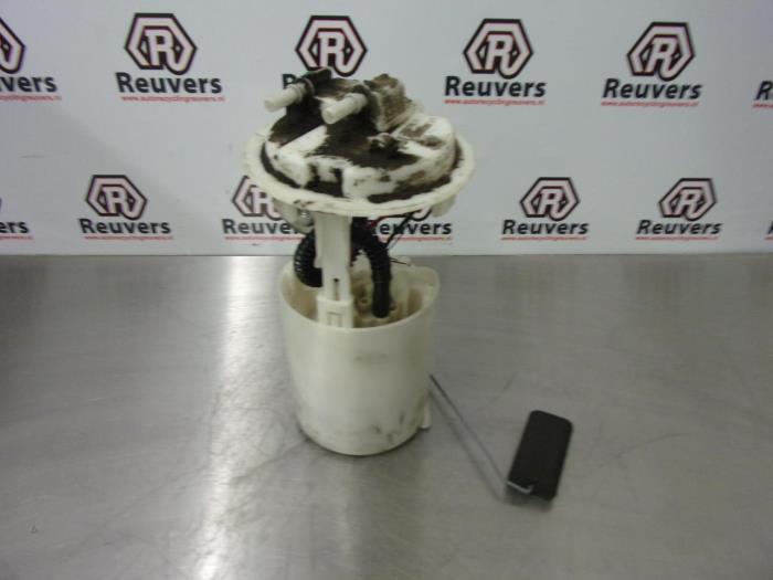 Gebruikte Tank element Pomp Peugeot 206 CC (2D) 2.0 16V Prijs € 30,00 Margeregeling aangeboden door Autorecycling Reuvers B.V.