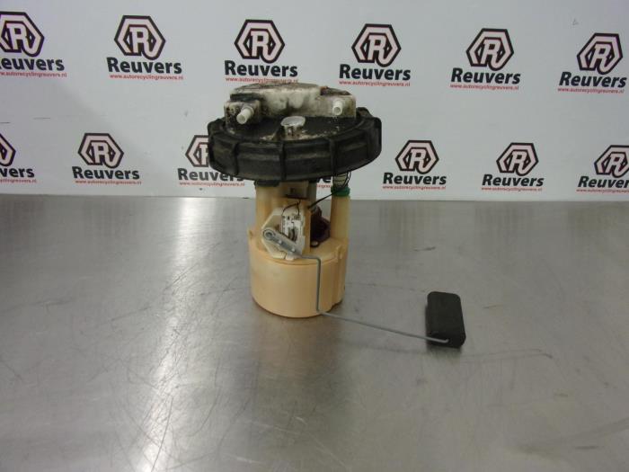 Gebruikte Tank element Pomp Renault Twingo (C06) 1.2 Prijs € 35,00 Margeregeling aangeboden door Autorecycling Reuvers B.V.