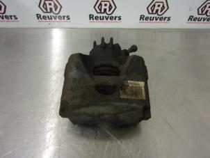 Gebruikte Remklauw (Tang) links-voor Peugeot 5008 I (0A/0E) 1.6 THP 16V Prijs € 30,00 Margeregeling aangeboden door Autorecycling Reuvers B.V.