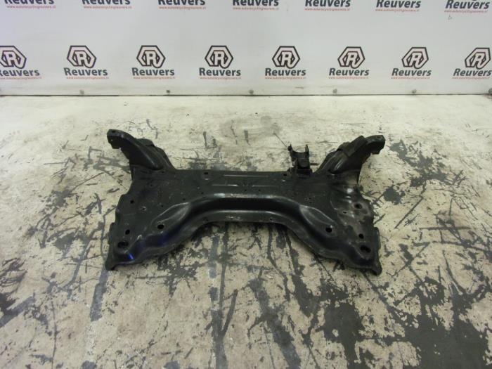 Gebruikte Subframe Peugeot 5008 I (0A/0E) 1.6 THP 16V Prijs € 50,00 Margeregeling aangeboden door Autorecycling Reuvers B.V.