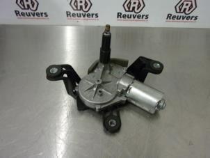 Gebruikte Motor Ruitenwisser achter Opel Astra H SW (L35) 1.8 16V Prijs € 20,00 Margeregeling aangeboden door Autorecycling Reuvers B.V.