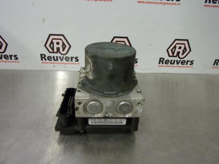 Gebruikte ABS Pomp Renault Megane II CC (EM) 1.9 dCi 120 Prijs € 75,00 Margeregeling aangeboden door Autorecycling Reuvers B.V.