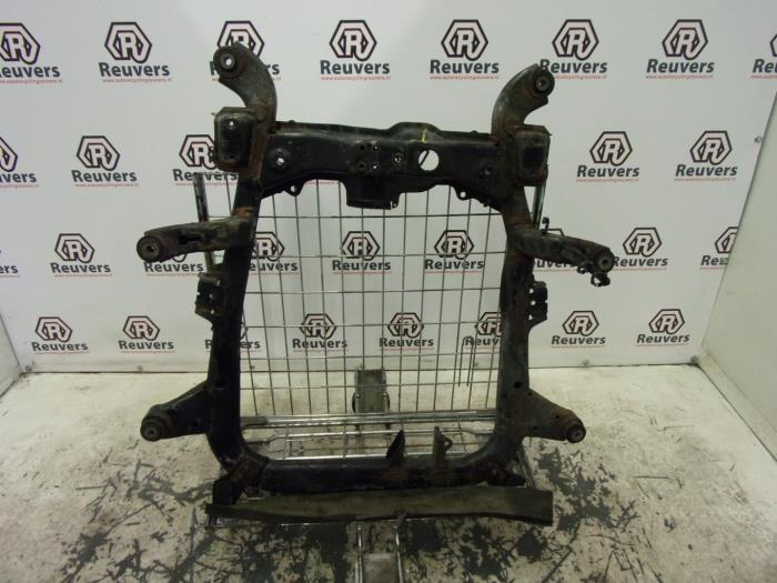 Gebruikte Subframe Opel Astra H SW (L35) 1.6 16V Twinport Prijs € 75,00 Margeregeling aangeboden door Autorecycling Reuvers B.V.