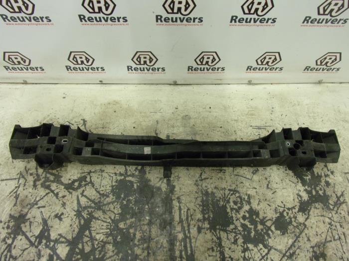 Bumperframe achter van een Renault Clio III (BR/CR) 1.5 dCi 85 2007