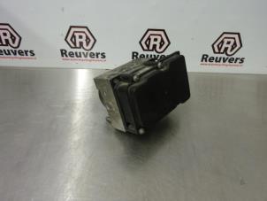 Gebruikte ABS Pomp Renault Clio III (BR/CR) 1.5 dCi 85 Prijs € 50,00 Margeregeling aangeboden door Autorecycling Reuvers B.V.