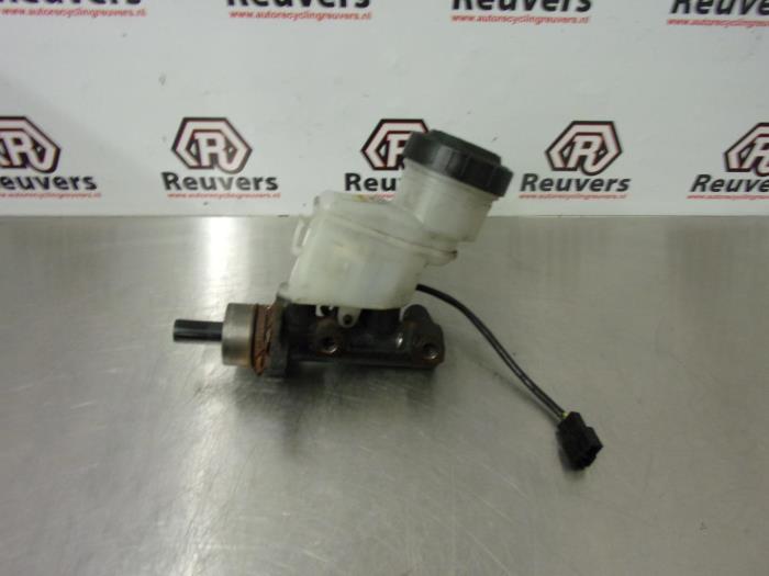 Gebruikte Hoofdremcilinder Daihatsu Terios (J1) 1.3 16V DVVT 4x2 Prijs € 40,00 Margeregeling aangeboden door Autorecycling Reuvers B.V.