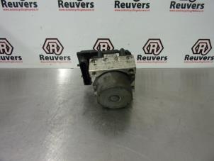 Gebruikte ABS Pomp Renault Twingo (C06) 1.2 16V Prijs € 40,00 Margeregeling aangeboden door Autorecycling Reuvers B.V.