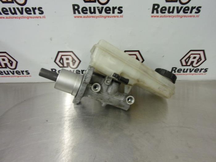 Gebruikte Hoofdremcilinder Mitsubishi Colt (Z2/Z3) 1.3 16V Prijs € 30,00 Margeregeling aangeboden door Autorecycling Reuvers B.V.