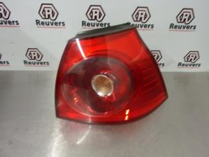 Gebruikte Achterlicht rechts Volkswagen Golf V (1K1) 1.9 TDI Prijs € 30,00 Margeregeling aangeboden door Autorecycling Reuvers B.V.