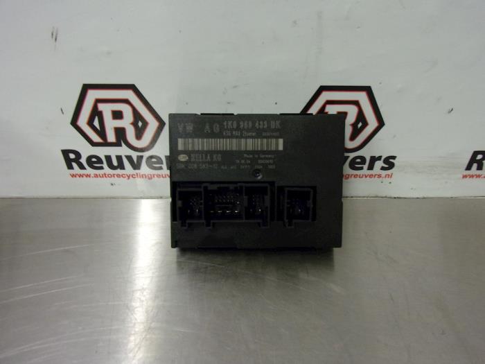 Gebruikte Sam module Volkswagen Golf V (1K1) 1.9 TDI Prijs € 25,00 Margeregeling aangeboden door Autorecycling Reuvers B.V.