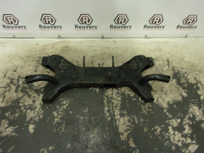 Gebruikte Subframe Smart Forfour (454) 1.1 12V Prijs € 50,00 Margeregeling aangeboden door Autorecycling Reuvers B.V.