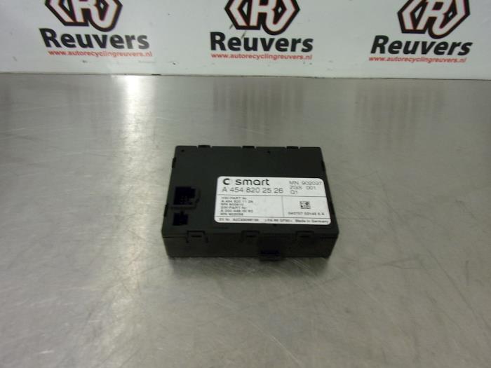 Gebruikte Gateway module Smart Forfour (454) 1.1 12V Prijs € 35,00 Margeregeling aangeboden door Autorecycling Reuvers B.V.