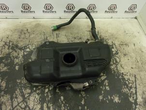 Gebruikte Tank Smart Forfour (454) 1.1 12V Prijs € 50,00 Margeregeling aangeboden door Autorecycling Reuvers B.V.