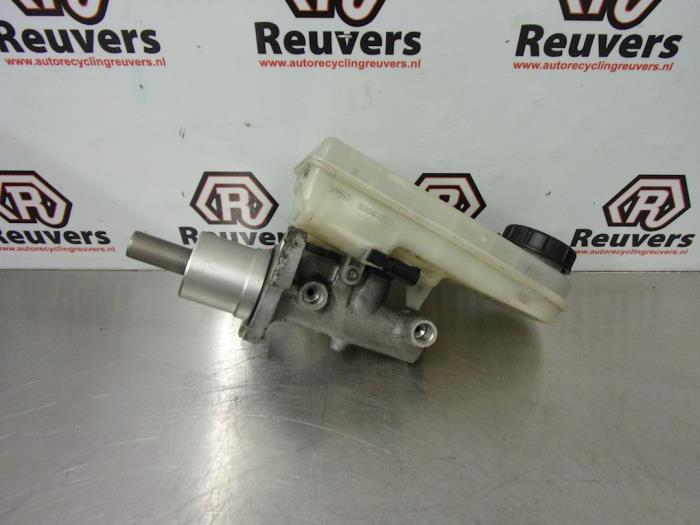 Gebruikte Hoofdremcilinder Mitsubishi Colt (Z2/Z3) 1.3 16V Prijs € 30,00 Margeregeling aangeboden door Autorecycling Reuvers B.V.