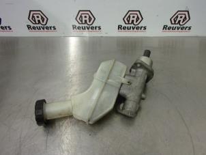 Gebruikte Hoofdremcilinder Nissan Micra (K12) 1.2 16V Prijs € 35,00 Margeregeling aangeboden door Autorecycling Reuvers B.V.