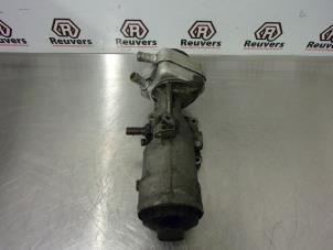 Gebruikte Oliefilterhuis Volkswagen Caddy III (2KA,2KH,2CA,2CH) 1.9 TDI Prijs € 35,00 Margeregeling aangeboden door Autorecycling Reuvers B.V.