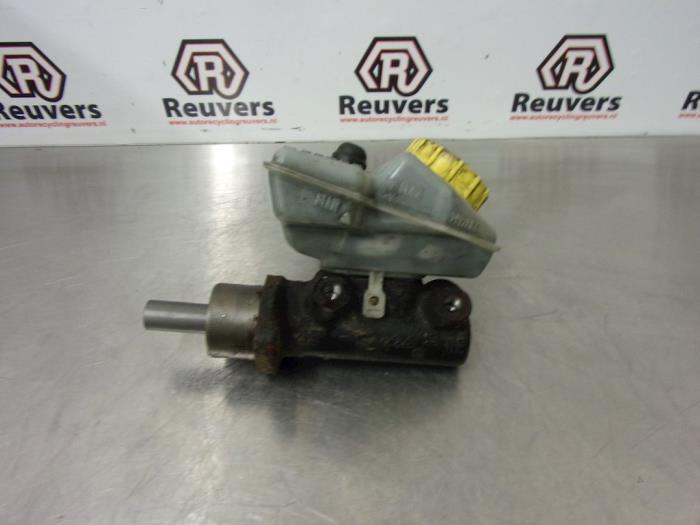 Gebruikte Hoofdremcilinder Volkswagen Transporter/Caravelle T4 1.9 TDI Prijs € 40,00 Margeregeling aangeboden door Autorecycling Reuvers B.V.