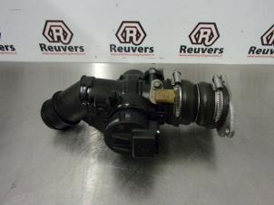 Gebruikte Gasklephuis Citroen Berlingo 1.6 Hdi 75 16V Phase 1 Prijs € 35,00 Margeregeling aangeboden door Autorecycling Reuvers B.V.