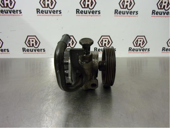 Stuurbekrachtiging Pomp van een Hyundai Getz 1.5 CRDi 12V 2004