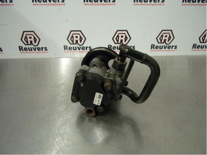 Stuurbekrachtiging Pomp van een Hyundai Getz 1.5 CRDi 12V 2004