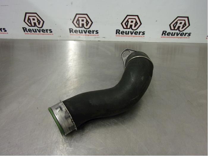 Gebruikte Intercooler Slang BMW 1 serie (E87/87N) 118d 16V Prijs € 25,00 Margeregeling aangeboden door Autorecycling Reuvers B.V.