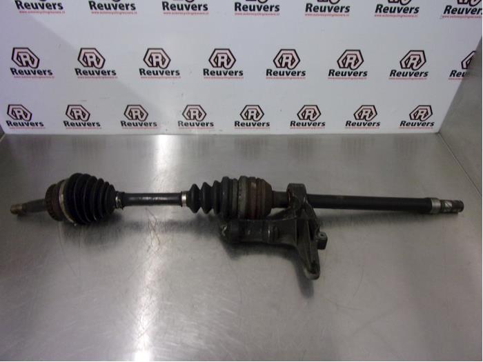 Gebruikte Aandrijfas rechts-voor Saab 900 II (YS3D) 2.3 S,SE 16V Prijs € 60,00 Margeregeling aangeboden door Autorecycling Reuvers B.V.