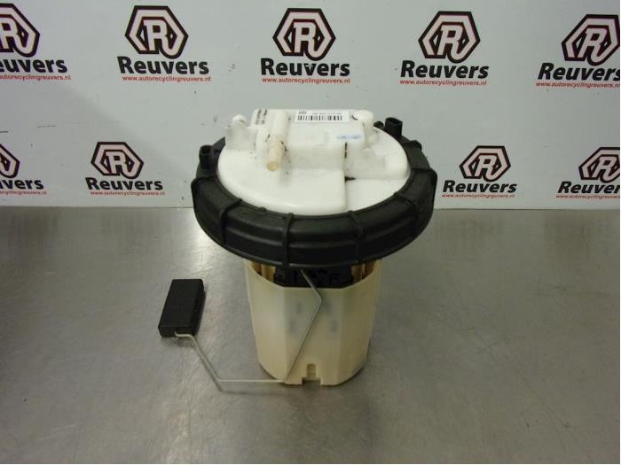 Gebruikte Tank element Pomp Peugeot 207/207+ (WA/WC/WM) 1.4 16V Prijs € 35,00 Margeregeling aangeboden door Autorecycling Reuvers B.V.