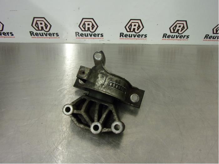 Gebruikte Motorsteun Fiat Panda (169) 1.3 JTD 16V Multijet Prijs € 20,00 Margeregeling aangeboden door Autorecycling Reuvers B.V.