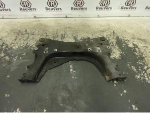Gebruikte Subframe Renault Clio III (BR/CR) 1.2 16V 75 Prijs € 40,00 Margeregeling aangeboden door Autorecycling Reuvers B.V.