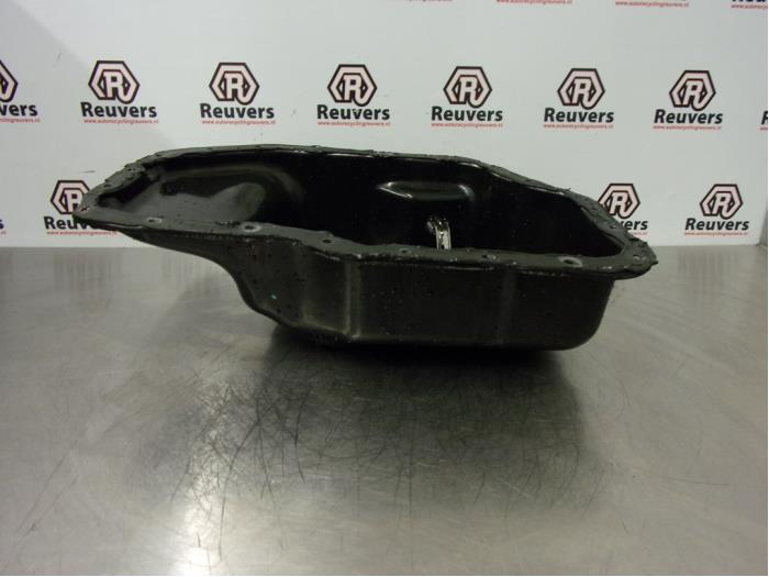 Gebruikte Carterpan Toyota Avensis (T25/B1B) 2.2 D-4D 16V Prijs € 45,00 Margeregeling aangeboden door Autorecycling Reuvers B.V.