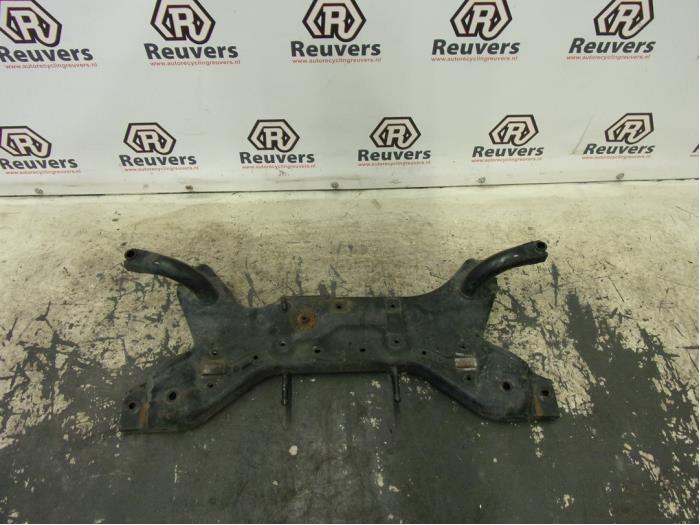 Gebruikte Subframe Mitsubishi Colt (Z2/Z3) 1.5 16V Prijs € 50,00 Margeregeling aangeboden door Autorecycling Reuvers B.V.