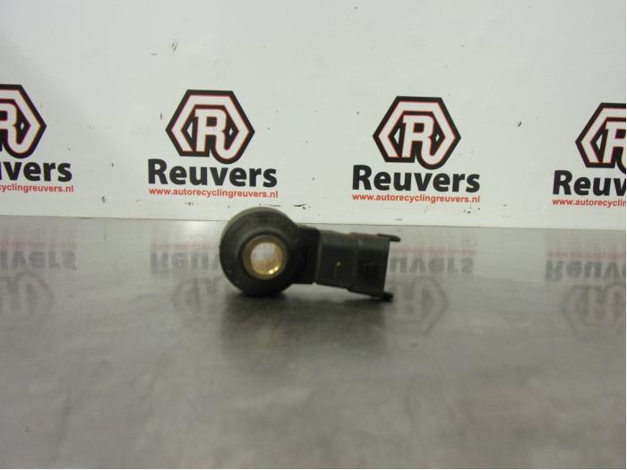 Gebruikte Klopsensor Peugeot 107 1.0 12V Prijs € 10,00 Margeregeling aangeboden door Autorecycling Reuvers B.V.