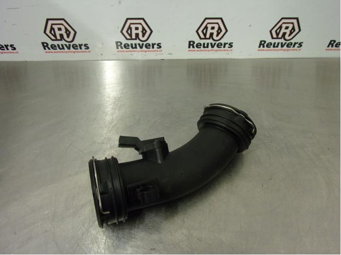 Gebruikte Intercooler Buis Volkswagen Transporter T5 1.9 TDi Prijs € 20,00 Margeregeling aangeboden door Autorecycling Reuvers B.V.