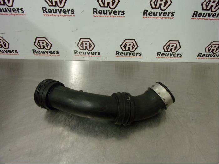 Gebruikte Intercooler Buis Volkswagen Transporter T5 1.9 TDi Prijs € 25,00 Margeregeling aangeboden door Autorecycling Reuvers B.V.