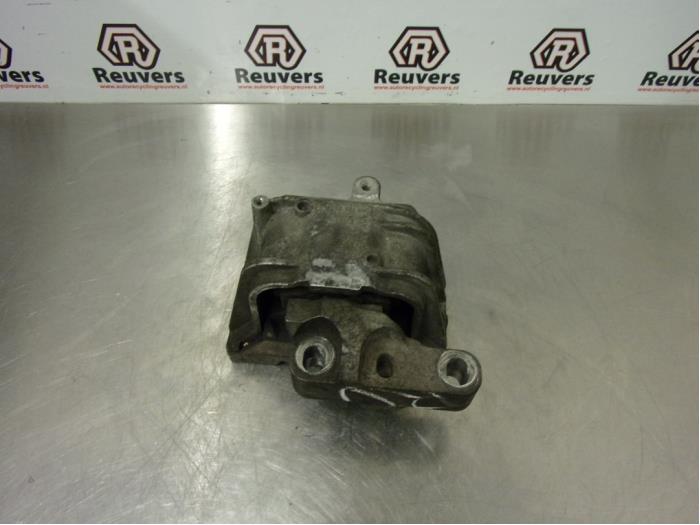 Gebruikte Motorsteun Seat Altea XL (5P5) 1.9 TDI Prijs € 25,00 Margeregeling aangeboden door Autorecycling Reuvers B.V.