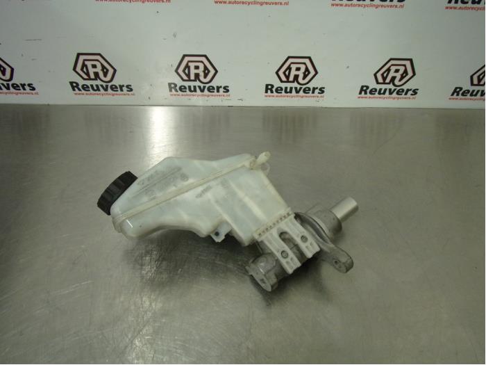 Gebruikte Hoofdremcilinder Opel Corsa D 1.4 16V Twinport Prijs € 30,00 Margeregeling aangeboden door Autorecycling Reuvers B.V.