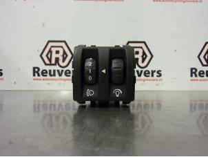 Gebruikte Schakelaar Koplamp Ihv Renault Twingo II (CN) 1.2 Prijs € 10,00 Margeregeling aangeboden door Autorecycling Reuvers B.V.