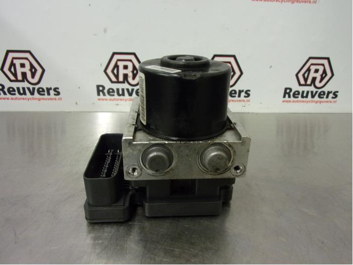 Gebruikte ABS Pomp Citroen C3 (SC) 1.6 HDi 92 Prijs € 75,00 Margeregeling aangeboden door Autorecycling Reuvers B.V.