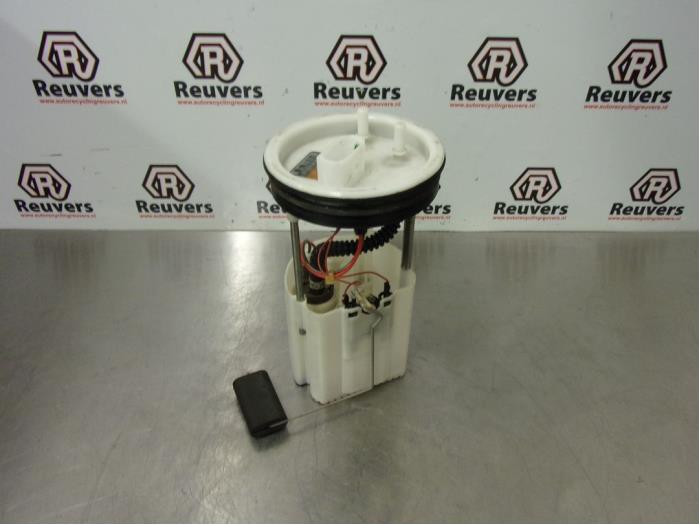 Gebruikte Tank element Pomp Volkswagen Fox (5Z) 1.2 Prijs € 35,00 Margeregeling aangeboden door Autorecycling Reuvers B.V.