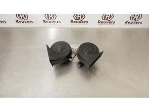 Gebruikte Claxon Dacia Logan MCV (KS) 1.6 16V Prijs € 20,00 Margeregeling aangeboden door Autorecycling Reuvers B.V.