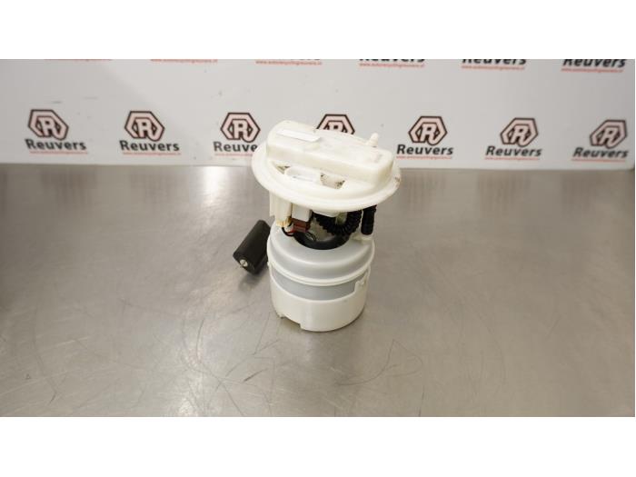 Gebruikte Tank element Pomp Dacia Logan MCV I (KS) 1.6 16V Prijs € 50,00 Margeregeling aangeboden door Autorecycling Reuvers B.V.