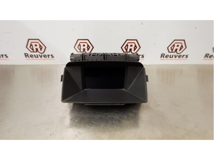 Gebruikte Display Interieur Opel Zafira (M75) 2.2 16V Direct Ecotec Prijs € 25,00 Margeregeling aangeboden door Autorecycling Reuvers B.V.
