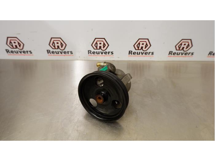 Gebruikte Pomp Servo Renault Laguna II Grandtour (KG) 1.6 16V Prijs € 40,00 Margeregeling aangeboden door Autorecycling Reuvers B.V.