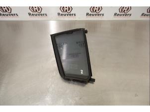 Gebruikte Ruit Extra 4Deurs rechts-achter Mazda 3 (BK12) 1.6i 16V Prijs € 20,00 Margeregeling aangeboden door Autorecycling Reuvers B.V.