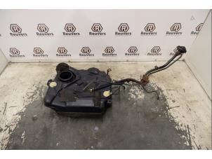 Gebruikte Brandstoftank Mazda 3 (BK12) 1.6i 16V Prijs € 50,00 Margeregeling aangeboden door Autorecycling Reuvers B.V.
