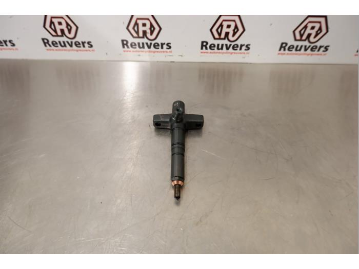 Gebruikte Verstuiver (diesel) Mitsubishi Pajero Hardtop (V6/7) 3.2 DI-D 16V Prijs € 80,00 Margeregeling aangeboden door Autorecycling Reuvers B.V.
