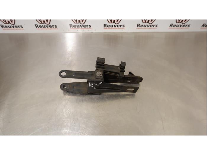 Gebruikte Motorsteun BMW Mini (R50/53) 1.6 16V Cooper Prijs € 20,00 Margeregeling aangeboden door Autorecycling Reuvers B.V.