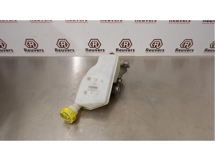 Gebruikte Hoofdremcilinder Peugeot 207 SW (WE/WU) 1.4 16V Vti Prijs € 20,00 Margeregeling aangeboden door Autorecycling Reuvers B.V.