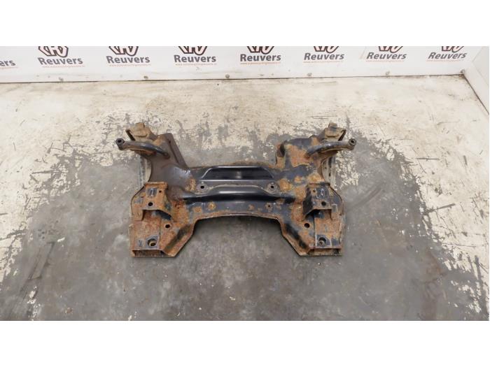 Używane Subframe Peugeot 207 SW (WE/WU) 1.4 16V Vti Cena € 50,00 Procedura marży oferowane przez Autorecycling Reuvers B.V.